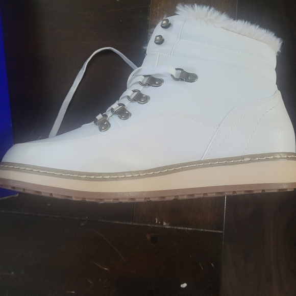 Womens boots - Picture 3 of 4